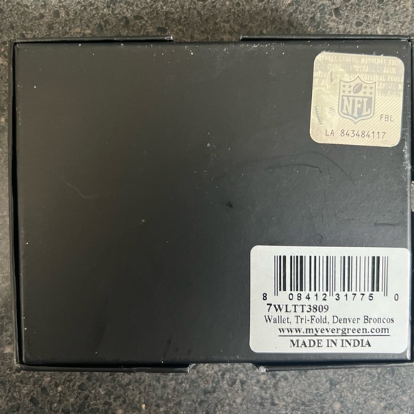 Genuine Leather Denver Broncos Tri-Fold Wallet - Picture 3 of 4